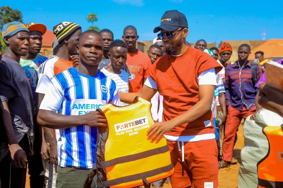 FORTEBET SAVES MAYUGE FISHERMEN’S LIVE WITH LIFE-JACKETS